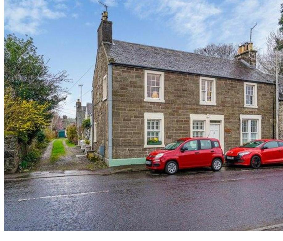 Pretty Ground Cottage In Comrie Exterior foto